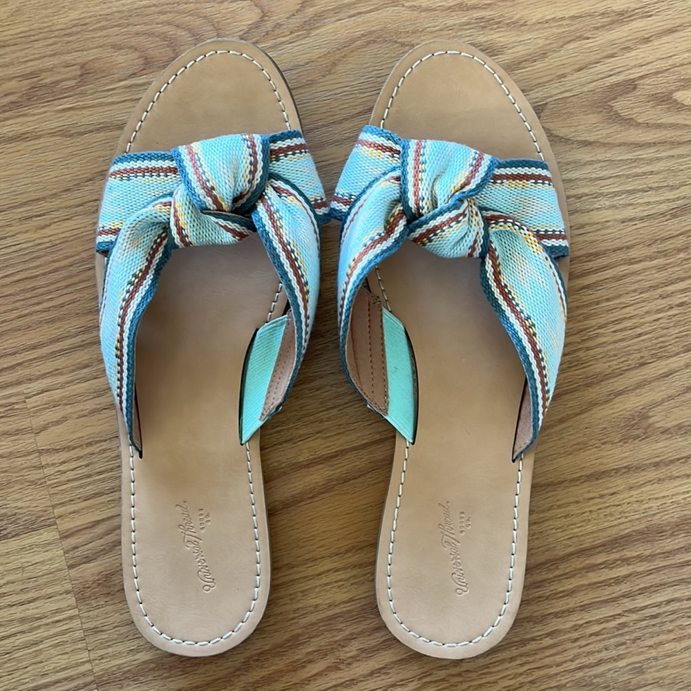 Universal Thread Sandals HP! 🥳 - Picture 3 of 6